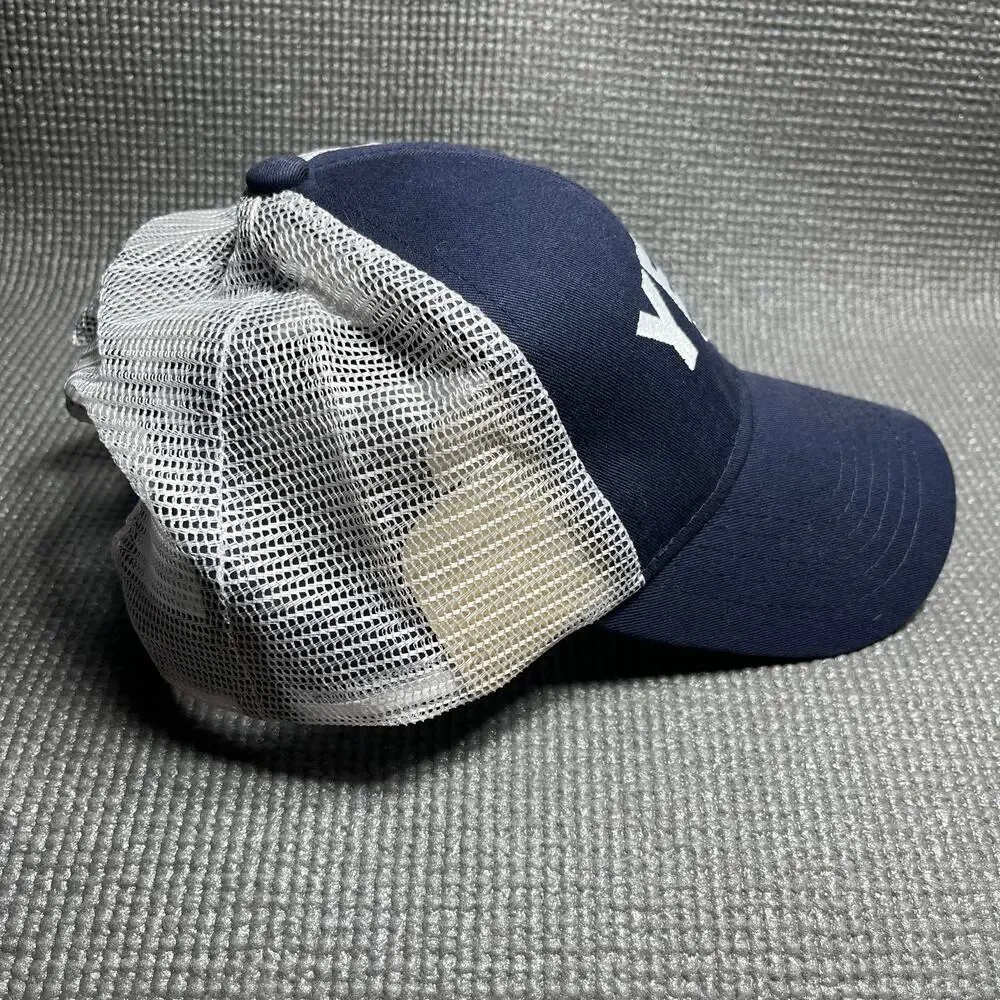 YETI Coolers Snapback Trucker‎ Hat Mens One Size Blue White Mesh Adjustable